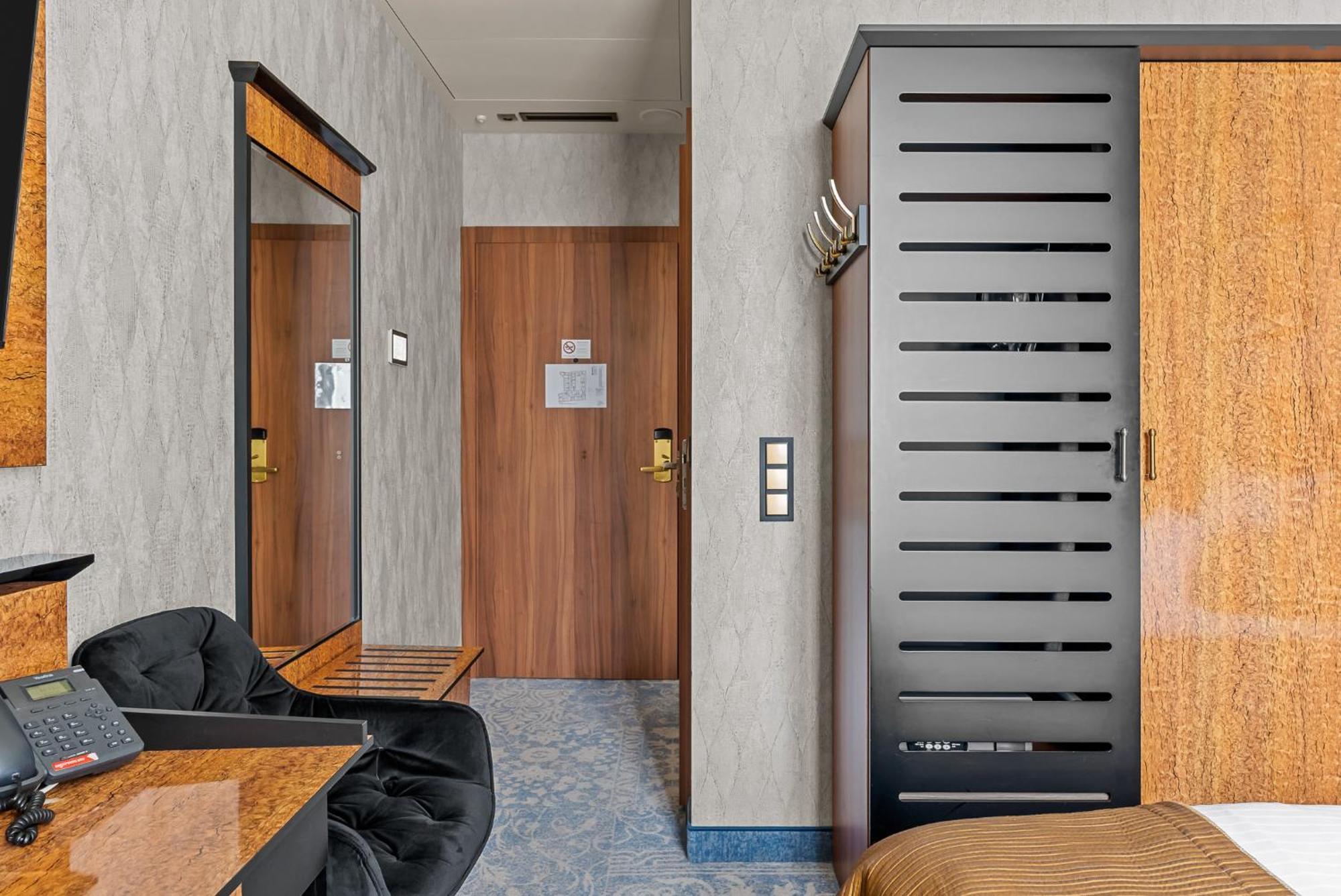 Superior Classic Single Room