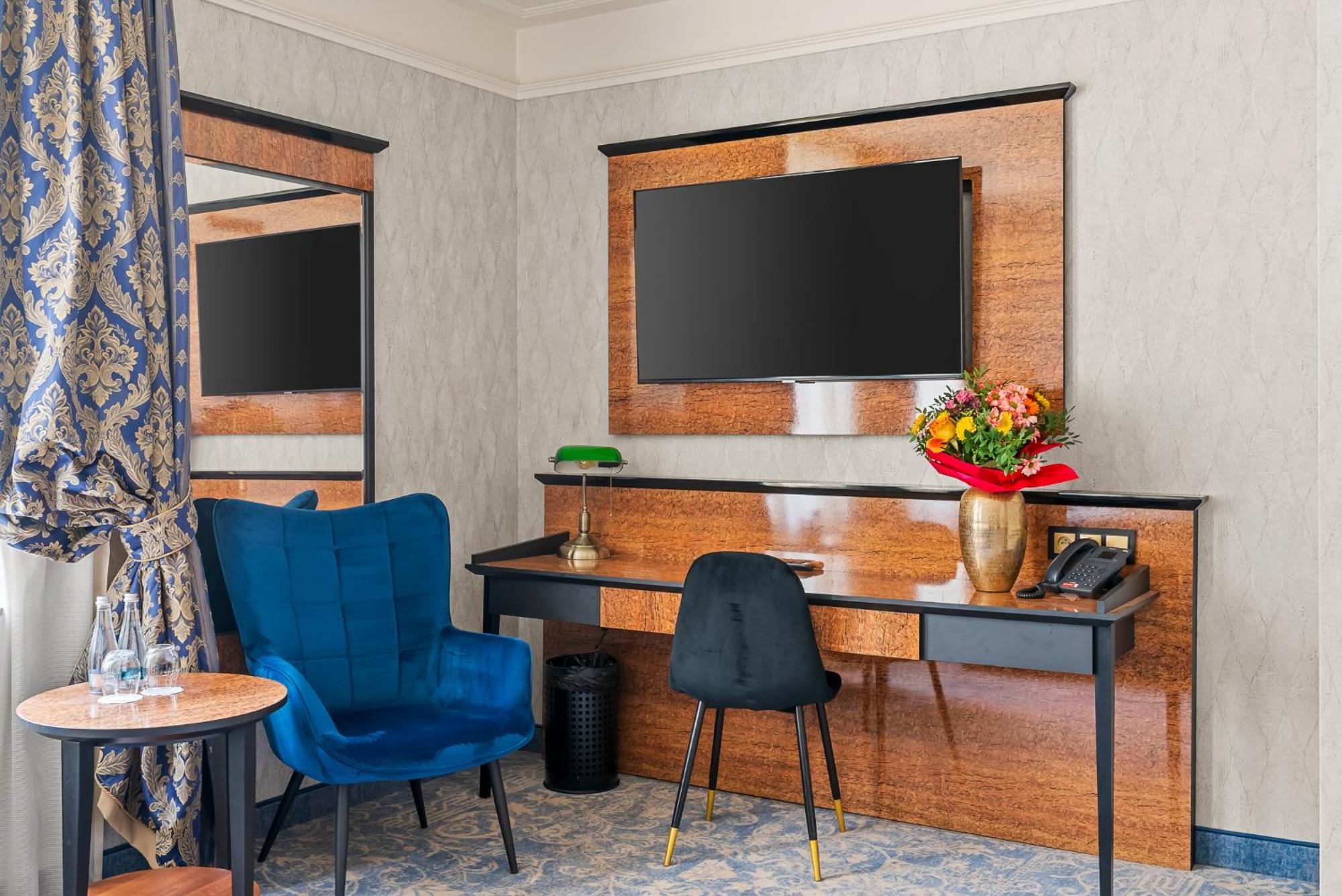 Deluxe Classic Double or Twin Room